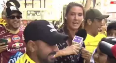 hincha intentando besar a periodista en Colombia vs Irak