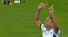 Luis Fernando Muriel celebrando gol con Atalanta en la Europa League