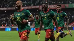 Camerún convocó jugador de 17 años que tiene pinta de cotizar pensión