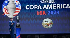 Copa América y balón de la Liga BetPlay