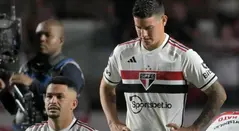 James Rodríguez en la tanda de penaltis con Sao Paulo
