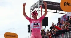 Pogacar en la etapa 16 del Giro de Italia