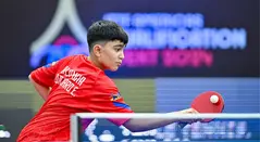 Colombiano Emanuel Otálvaro en tenis de mesa