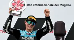 David Alonso no para: ganó el GP de Italia y es líder en Moto3