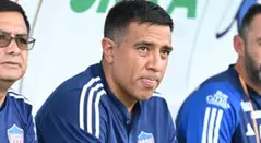 César Farías con Junior