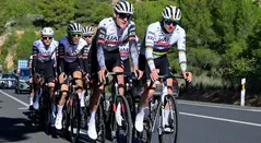 UAE Team Emirates - uniforme temporada 2025