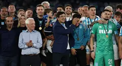 Juan Fernando Quintero en la premiación de Racing