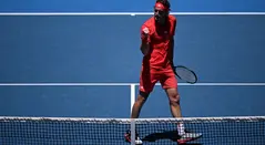 Tsitsipás llega a sus primeras semifinales de 2025 en el Torneo de Dubái 