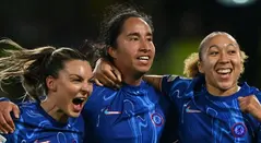 Mayra Ramírez con el Chelsea en Champions League