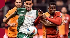 Carlos Cuesta con el Galatasaray