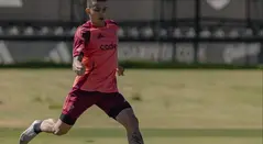 Kevin Castaño en el entrenamiento de River Plate