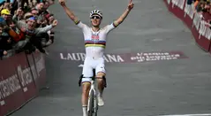 Tadej Pogacar, ganador de la Strade Bianche
