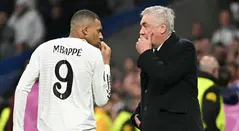 Kylian Mbappé y Carlo Ancelotti con el Real Madrid