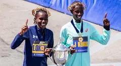 Campeones del maratón de Sharon Lokedi y John Korir
