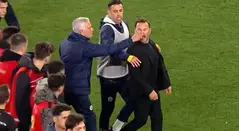 La pelea de Mourinho en Fenerbahce vs Galatasaray