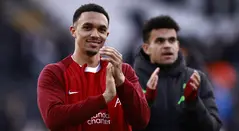 Alexander Arnold y Luis Díaz, futbolistas