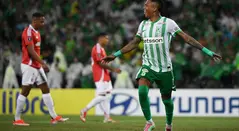 Billy Arce de Atlético Nacional celebra el gol vs Inter de Porto Alegre en Copa Libertadores