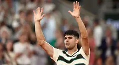 Carlos Alcaraz avanza en Roland Garros 
