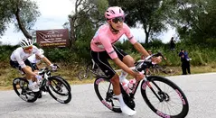 Isaac del Toro compromete la maglia rosa del Giro de Italia 