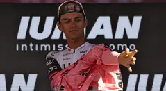 Isaac del Toro, líder del Giro de Italia 2025