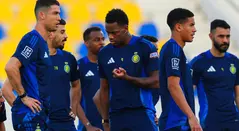 Jhon Jáder Durán, jugador del Al Nassr  en el entrenamiento del club con Cristiano Ronaldo