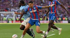 Daniel Muñoz, campeón de la FA Cup