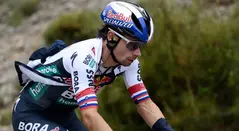 Primoz Roglic en el Giro de Italia 2025
