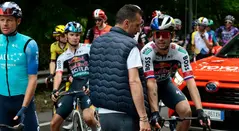 Problemas para Roglic en el Giro de Italia