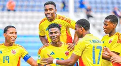 Selección Colombia Sub-20 celebrando gol