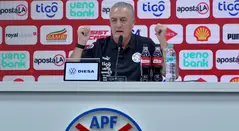 Gustavo Alfaro con la selección de Paraguay