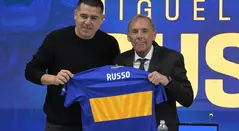 Juan Román Riquelme presenta a Miguel Ángel Russo como nuevo DT de Boca Juniors