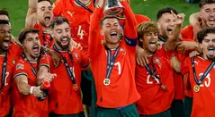 Cristiano Ronaldo en Portugal con Diogo Jota