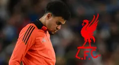 Luis Díaz no la pasa bien en Liverpool 