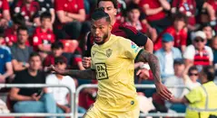 Luis Suárez con pie y medio fuera del Almería: se iría a la Premier 