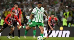  Edwin Cardona botó dos penales contra Sao Paulo en Copa Libertadores