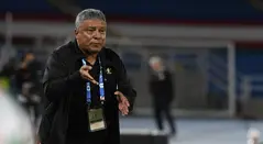 Alex Escobar, asistente del América