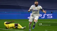 Karim Benzema, celebrando el gol de la clasificación del Real Madrid.