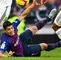 Luis Suárez fue derribado por el defensa Raphael Varane dentro del área en el clásico Barcelona-Real Madrid
