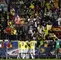 Los jugadores de Colombia celebran el gol convertido por Juan Camilo Hernández
