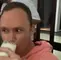 Chris Froome tomando jugo de lulo en Colombia